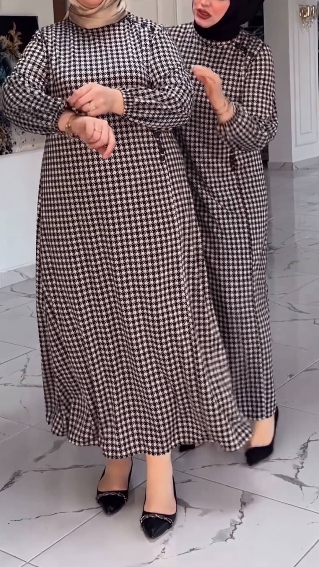 Robe Longue Pied-de-Poule à Boutons Épaule
